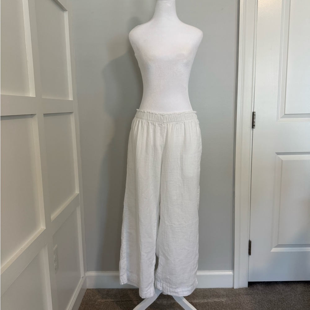 Old Navy White High-Waisted Crinkle Gauze Ankle Pants